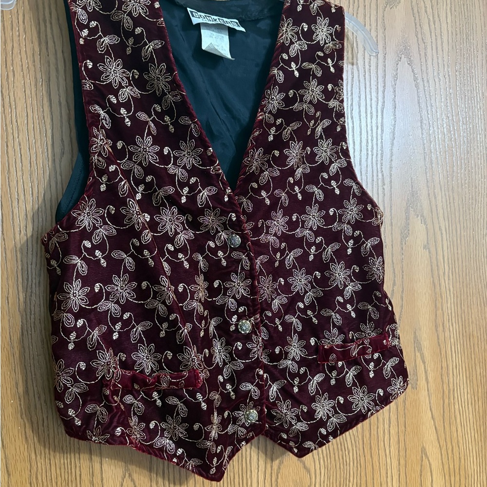 Elegant Floral Embroidered Vest